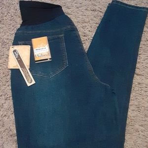 Hybrid & Company Maternity Skinny Jeans
